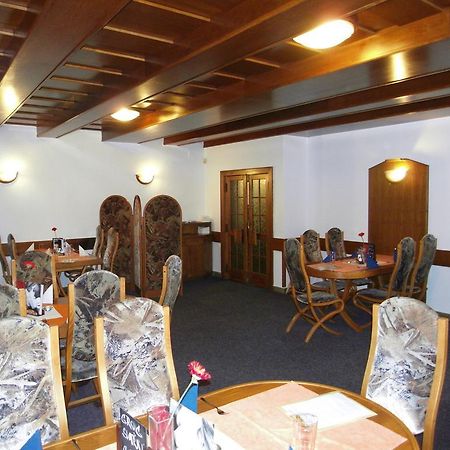 Penzion A Restaurace U Veterana Frenštát pod Radhoštěm Exteriör bild