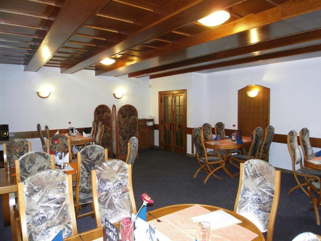Penzion A Restaurace U Veterana Frenštát pod Radhoštěm Exteriör bild