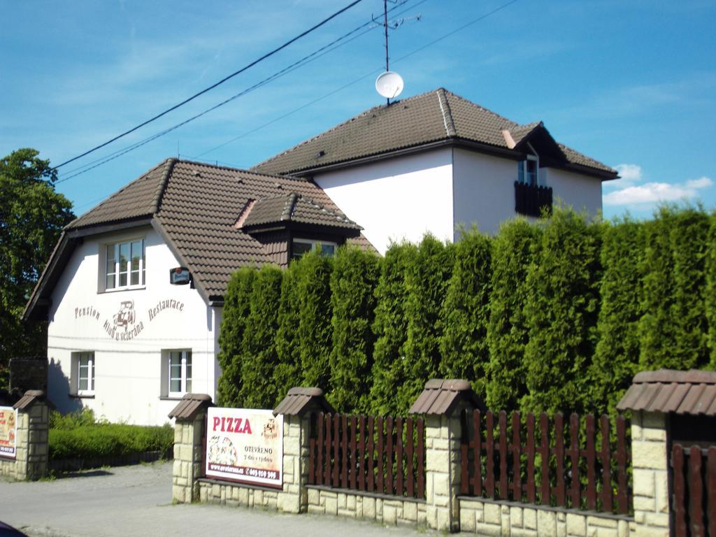 Penzion A Restaurace U Veterana Frenštát pod Radhoštěm Exteriör bild